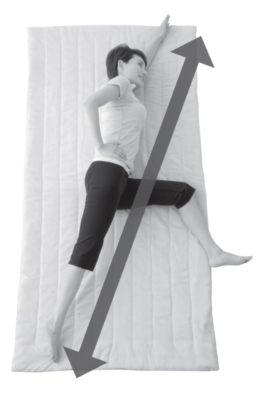 髖關節太緊，老後易跌倒！40後注意：每天躺著保養90秒，還防膝蓋痛_img_5