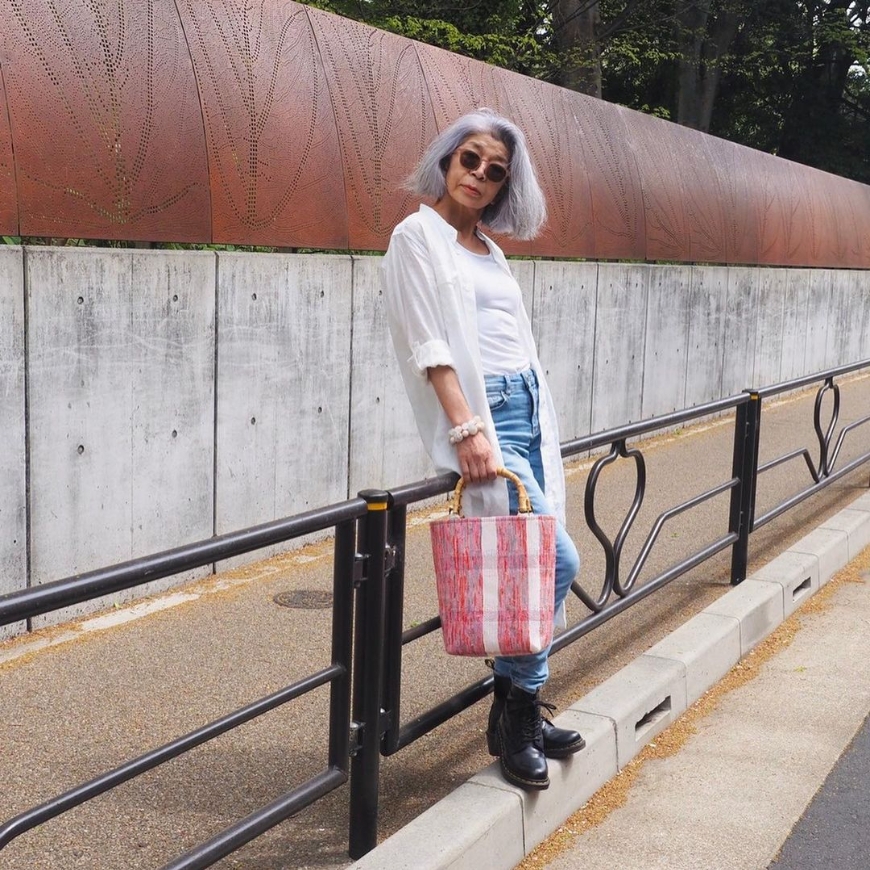 善用基本款就能很有型!日本白髮IG網紅小嶋昌子的黑白灰穿搭術_img_3