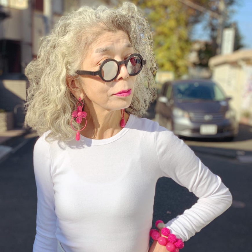 善用基本款就能很有型!日本白髮IG網紅小嶋昌子的黑白灰穿搭術_img_4