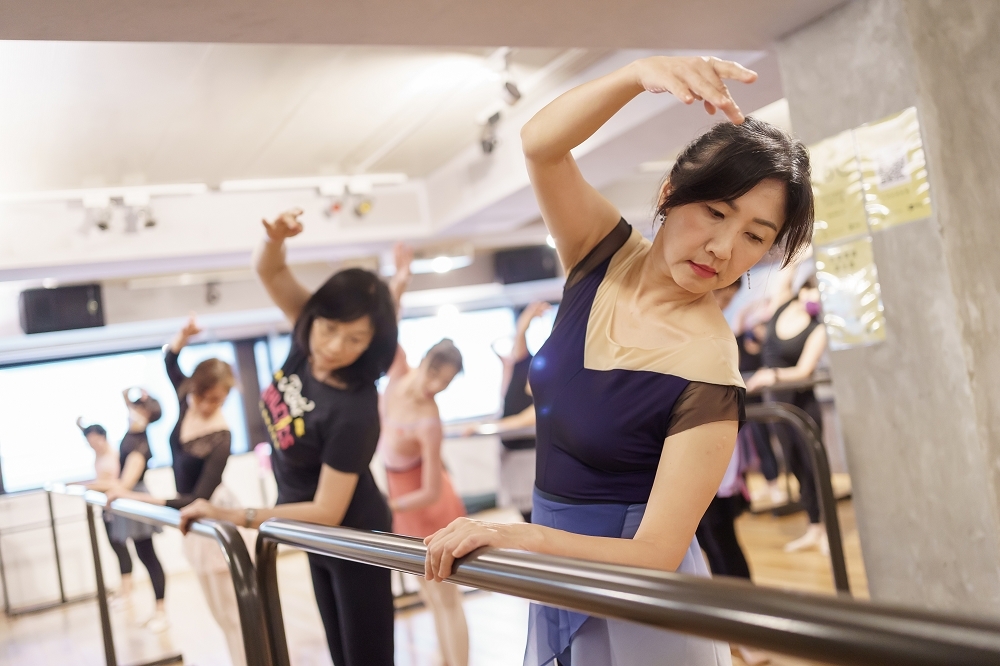 走台步、跳芭蕾，開啟打破常規的「酷老時代」！ 50後跨出舒適圈Say YES所需要的5項身心準備_img_1