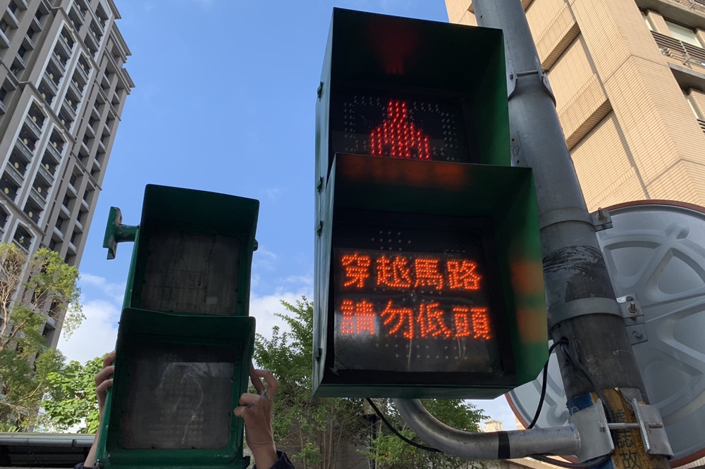 放大小綠人，縮短行人穿越線！新北市以過馬路少走6秒的體貼，守護高齡者步行安全_img_3