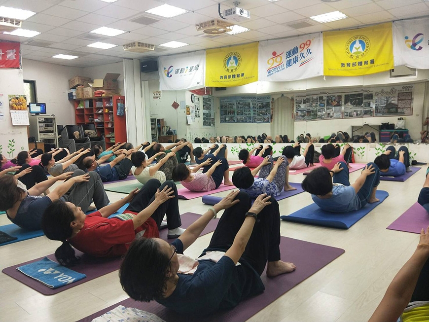 70歲蹲廁所也能靈活站起!徐棟英:3個徒手運動,不用器材在家就能練出好肌力_img_1