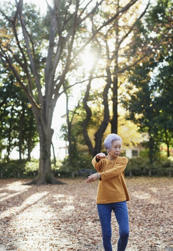 不花大錢的幸福獨居生活!89歲網紅大崎博子:天天小酌追劇,沒什麼比欣賞帥哥更能防止老化_img_2