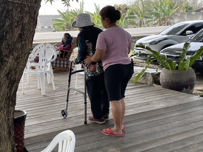 請她買雞蛋、玩麻將叫起床!曹汶龍醫師照顧失智母親:白天多動腦,晚上睡得好_img_1