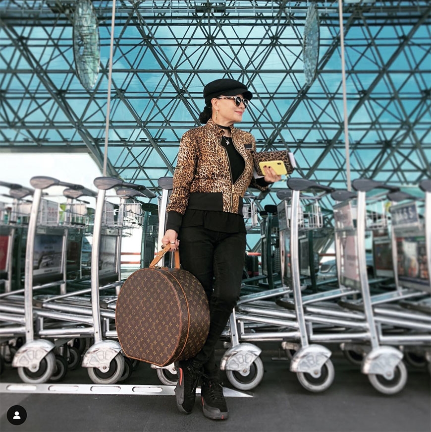 走過婚變與罹癌，70歲堅持穿出自我、笑口常開！比莉：不讓孩子擔心，學會把開心擺第一_img_4