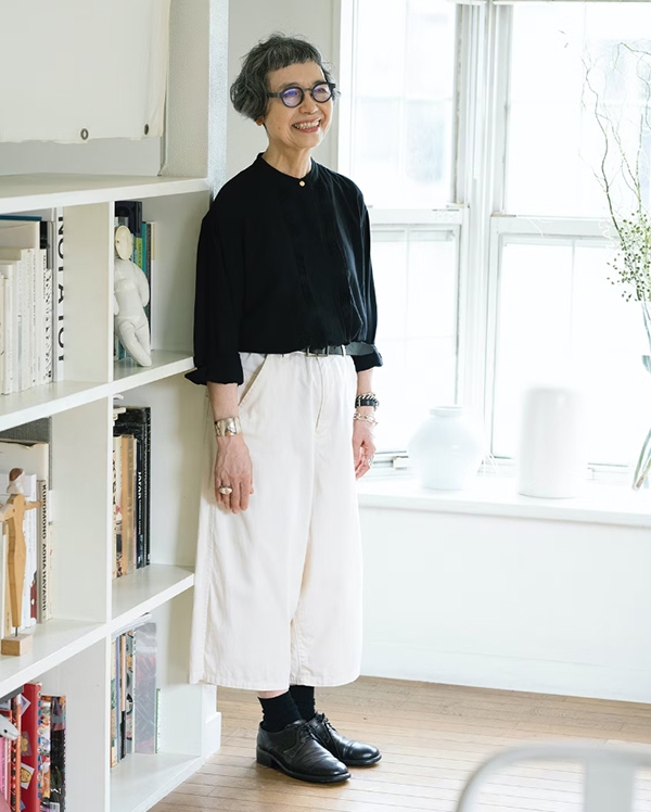 60後的穿著,如何簡約洗鍊?日本人氣包包設計師江面旨美:不追逐時尚的基本款穿搭美學_img_3