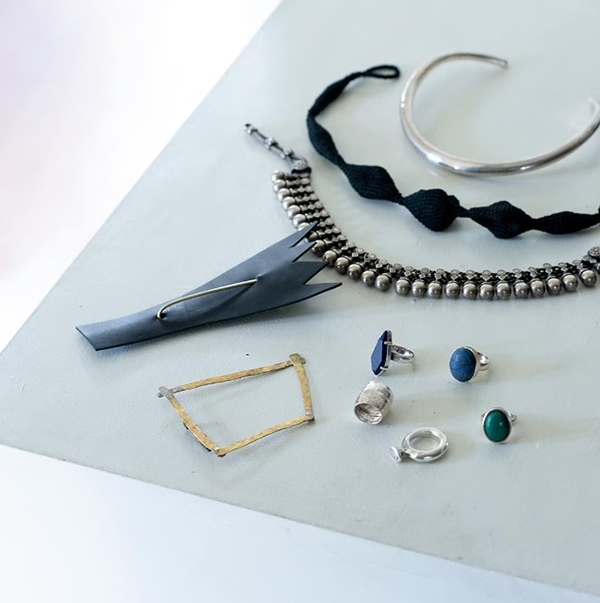 60後的穿著,如何簡約洗鍊?日本人氣包包設計師江面旨美:不追逐時尚的基本款穿搭美學_img_4