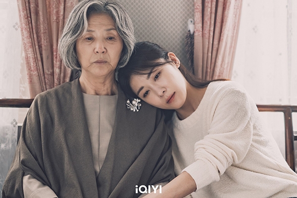 50+追劇：《王冠》第五季重現黛安娜王妃掙扎，《春心萌動的老屋緣廊》蘆田愛菜、宮本信子成忘年之交_img_3