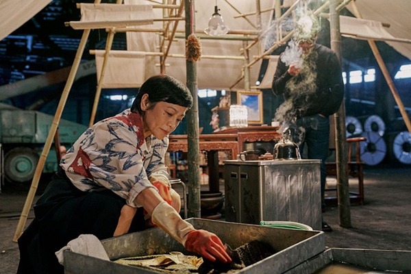 50+追劇：《王冠》第五季重現黛安娜王妃掙扎，《春心萌動的老屋緣廊》蘆田愛菜、宮本信子成忘年之交_img_5