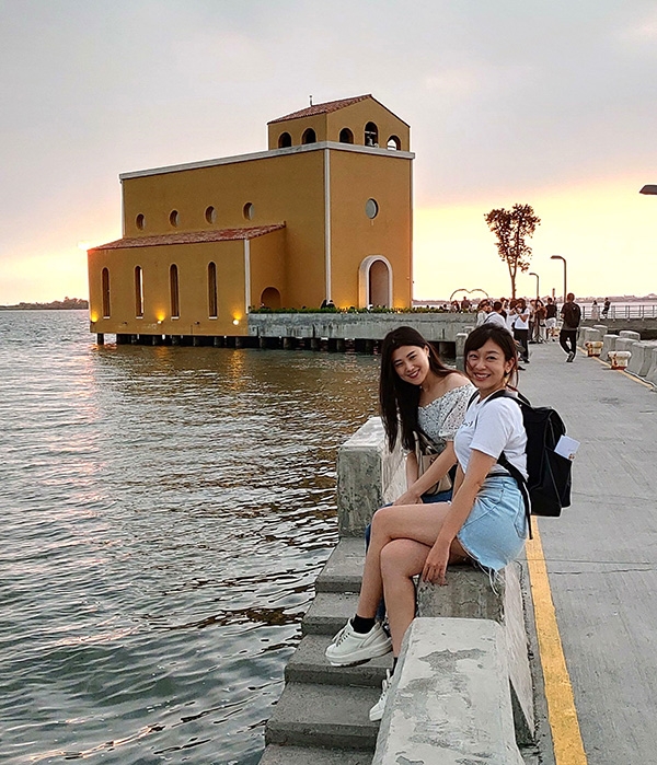 「海上教堂咖啡」是大鵬灣近期最夯的熱門旅遊點。