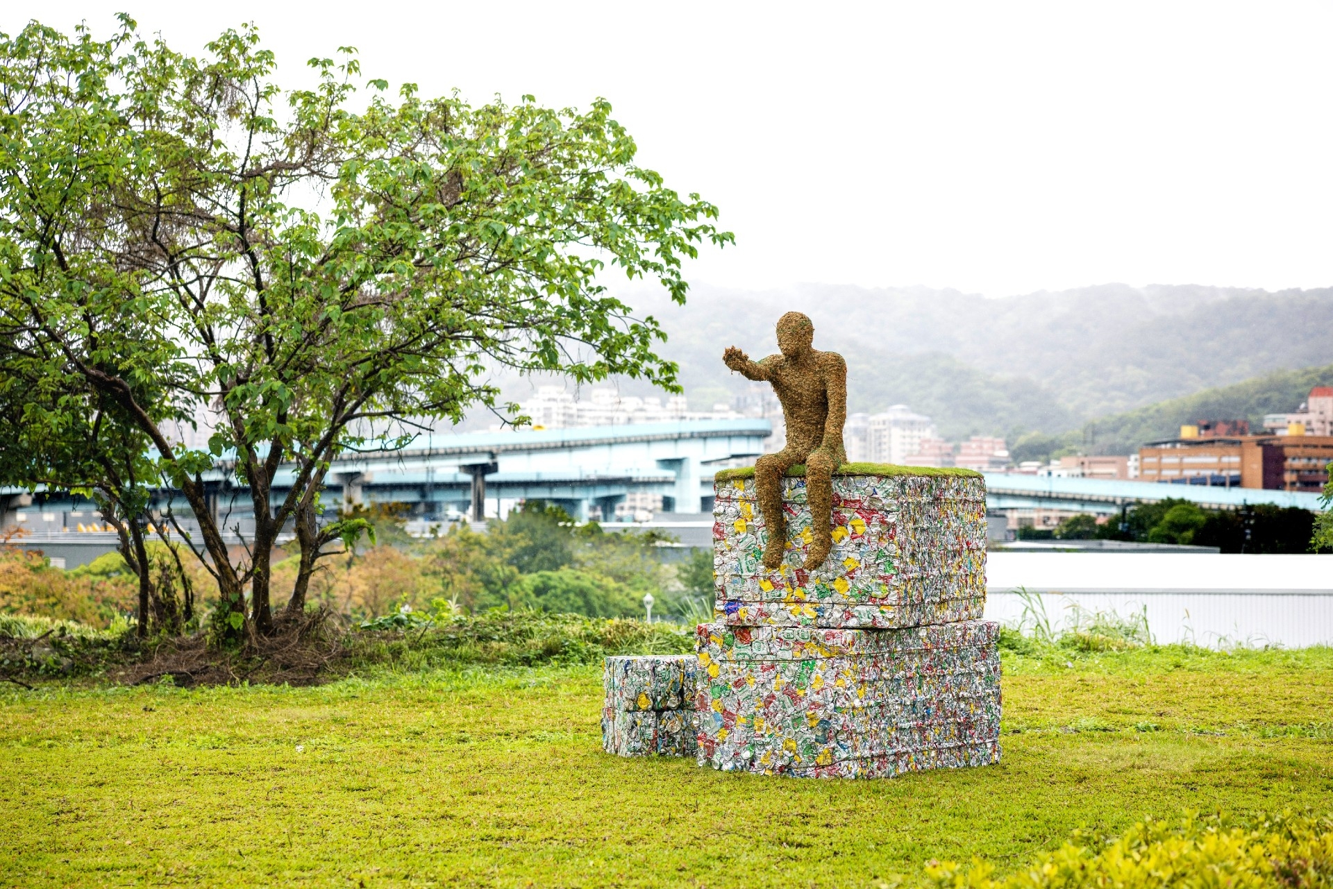 臺灣藝術大學謝易晟同學作品─土地的我們。