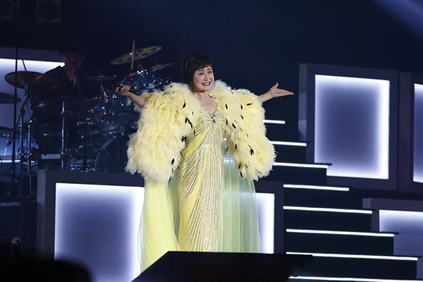 從資深演歌歌手跨足YouTube、次文化網路社群，讓小林幸子多了許多年輕粉絲的支持。（出自小林幸子FB粉專）