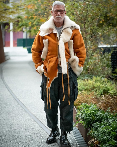 一件風格強烈的外套，就足以撐起整體穿搭的氣場。（出自IG@nickwooster）