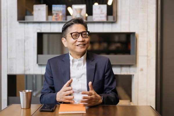 黃信川董事總經理認為「對生活有感的人才能做出作品，而不是商品。」