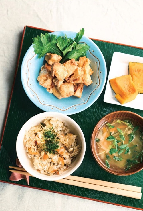 因為疫情和節約生活，紫苑三餐都自己料理，同樣能吃得豐盛健康。（出自Amazon）