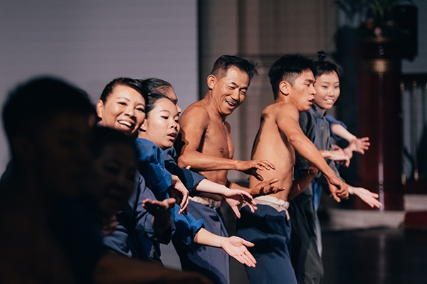 不分年齡一起享受跳舞的快樂。（蔡耀徵攝）