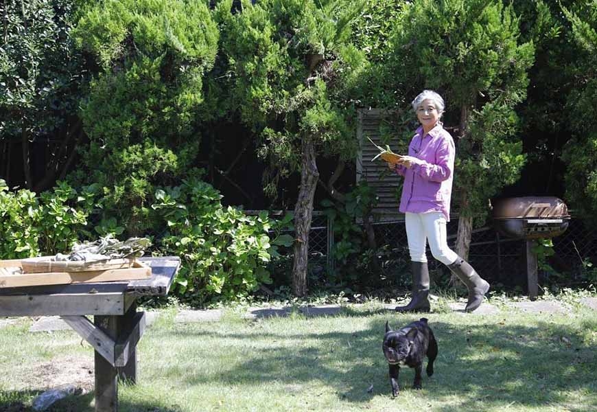 整理庭院的工作雖然頗花體力，但當作活動身體之餘，也是一種享受。（出自IG@toukagenhayama）