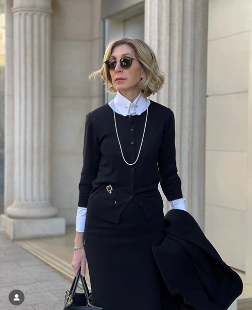 襯衫搭配柔軟的針織衫，融合剛硬與柔軟的線條。