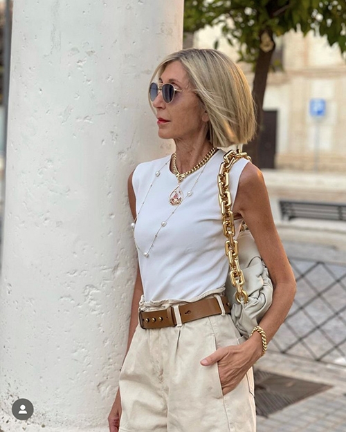 多層次項鍊可修飾臉型，讓臉變瘦長。