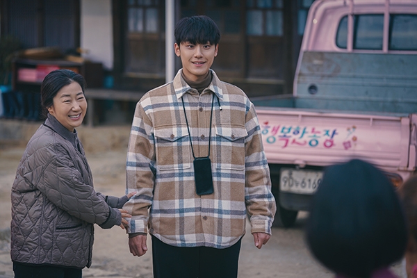 50+追劇:《浪漫醫生金師傅3》回歸!《造后者》堪稱熟女職場穿搭指南,《怒嗆人生》釋放負能量_img_4