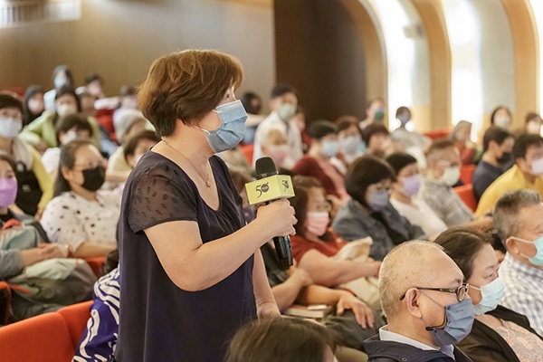 許多參加者本身也是照顧者，活動現場提問相當踴躍。