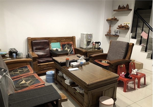 任何一個再尋常不過的客廳。