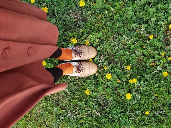 設想穿搭造型時，別忘了襪子也是重要的一個元素。