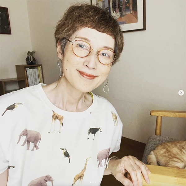 常戴的眼鏡可優先考慮與飾品搭配性佳的類型。