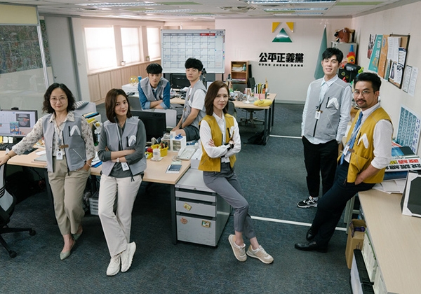 連假追劇：職場劇《較量人生》、《代理公司》看李寶英職場女王逆襲，《愛在山林間》熟齡男女尋找人生最後的戀愛_img_8