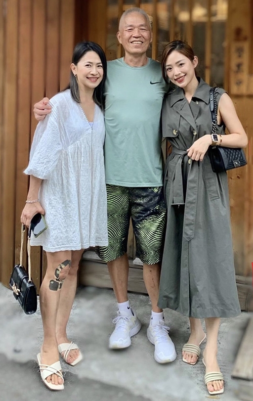 先生、女兒也加入重訓，家人常常一塊運動，感情很好。