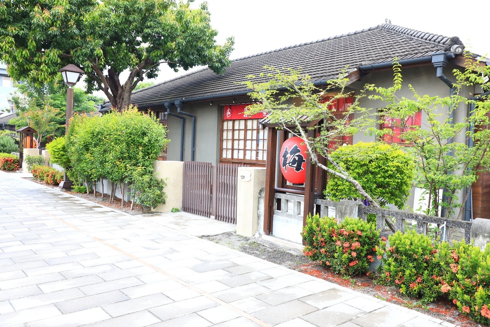 勝利文旅日式民宿，採包棟住宿，一棟最多可容納9人，適合家族出遊。