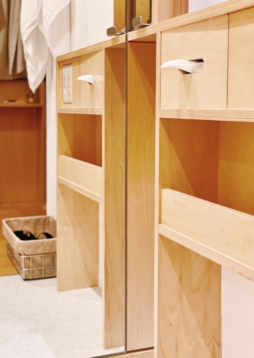 衛生紙的專屬櫃。