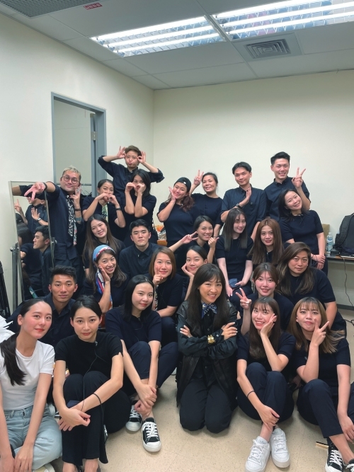 岳啟儒戲稱自己是「惡魔老闆」，在公關業界頗有名氣。（圖片來源：時報出版）