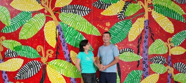 謝明芳和先生享受車宿旅遊的樂趣，不趕時間，心情更悠閒。