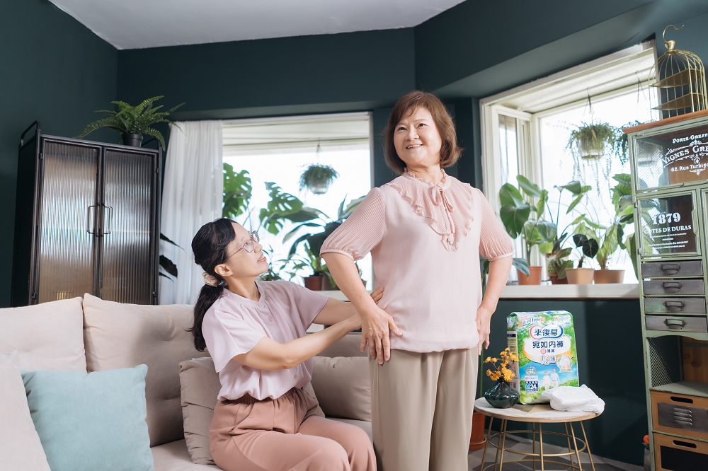 錢清鈴和洪麗香發現，穿上宛如內褲超薄褲之後，活動起來不卡卡。