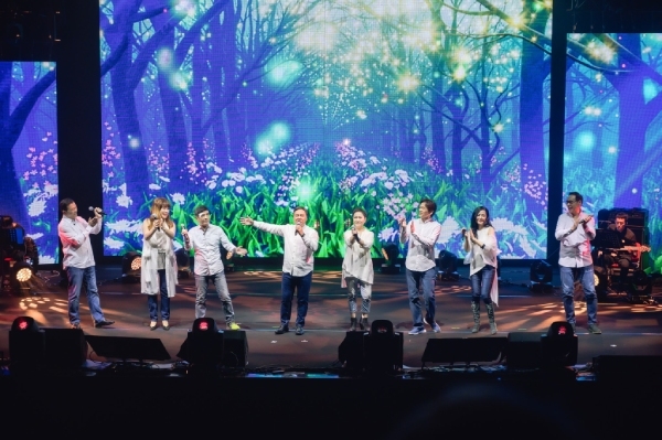 施孝榮擔任多屆民歌演唱會的製作人，讓許多歌迷藉著音樂重溫青春時代的美好記憶。（出自施孝榮粉絲專頁）