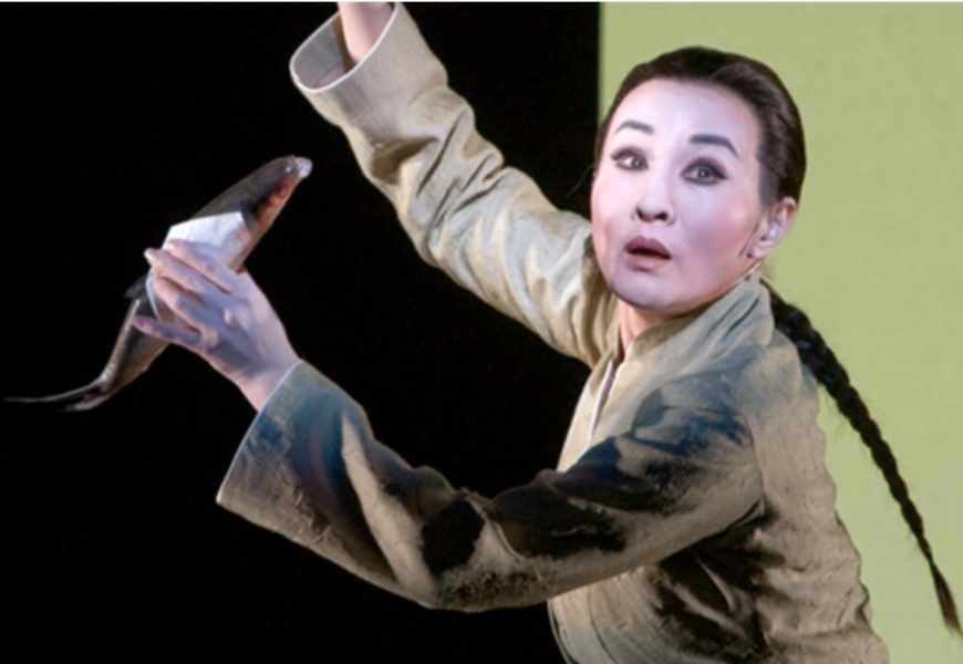 魏海敏說，歐蘭朵跨越時空的特性，與京劇唱段時「時空靜止」的概念不同，因此所有唱腔都是自己編的。（出自魏海敏藝術文教基金會官網）