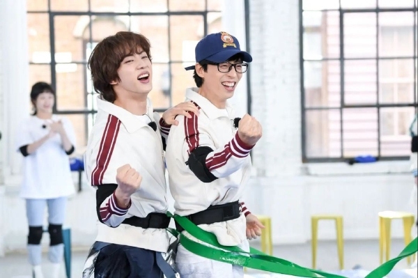 將運動視為「生命中的一部分」的劉在錫，在節目上總是有滿滿活力。（出自IG@sbs_runningman_sbs）