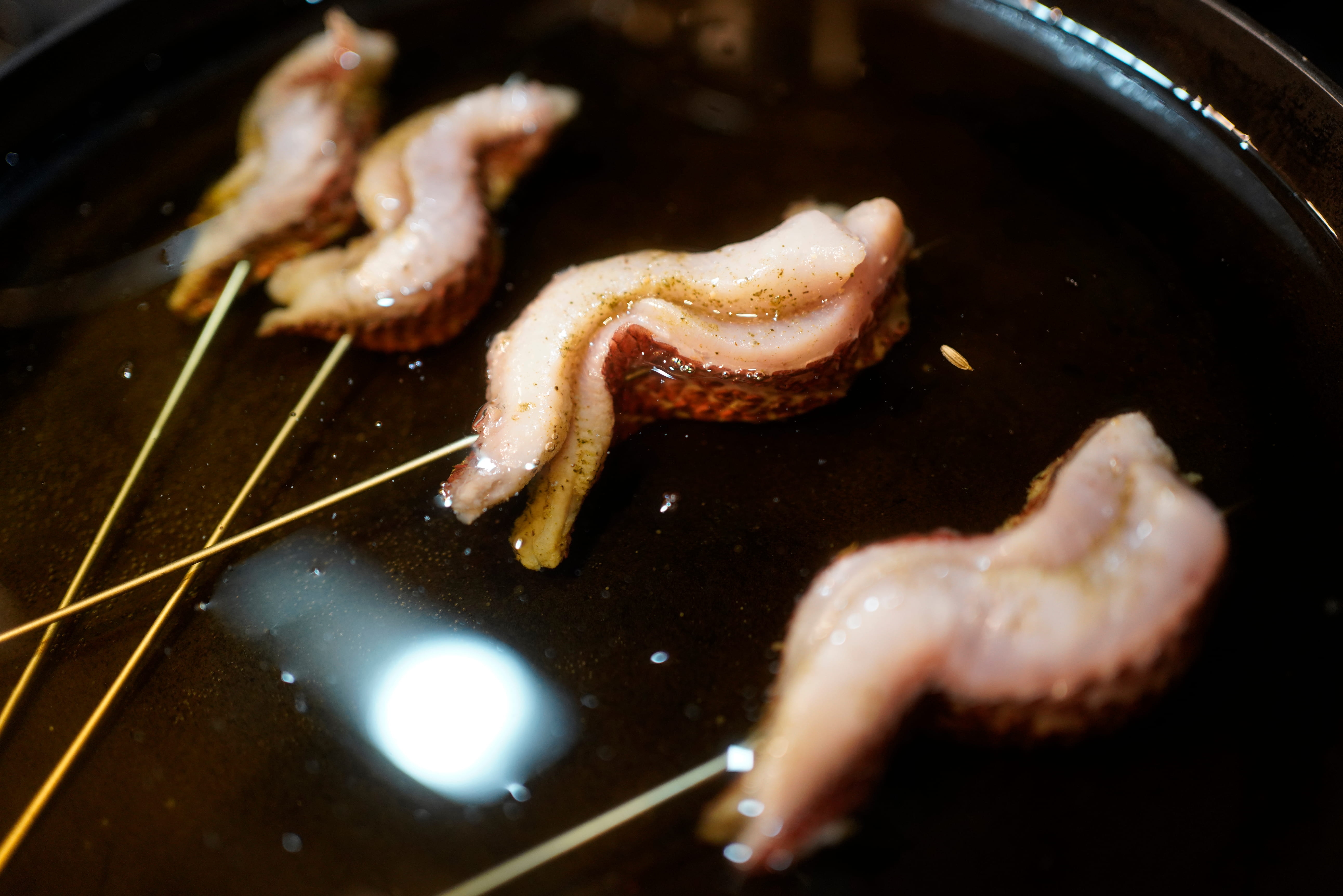 鄭吉棠認為，新鮮且當令的食材不需要過多的烹煮調味，就能呈現出臺東濃厚的風土滋味。