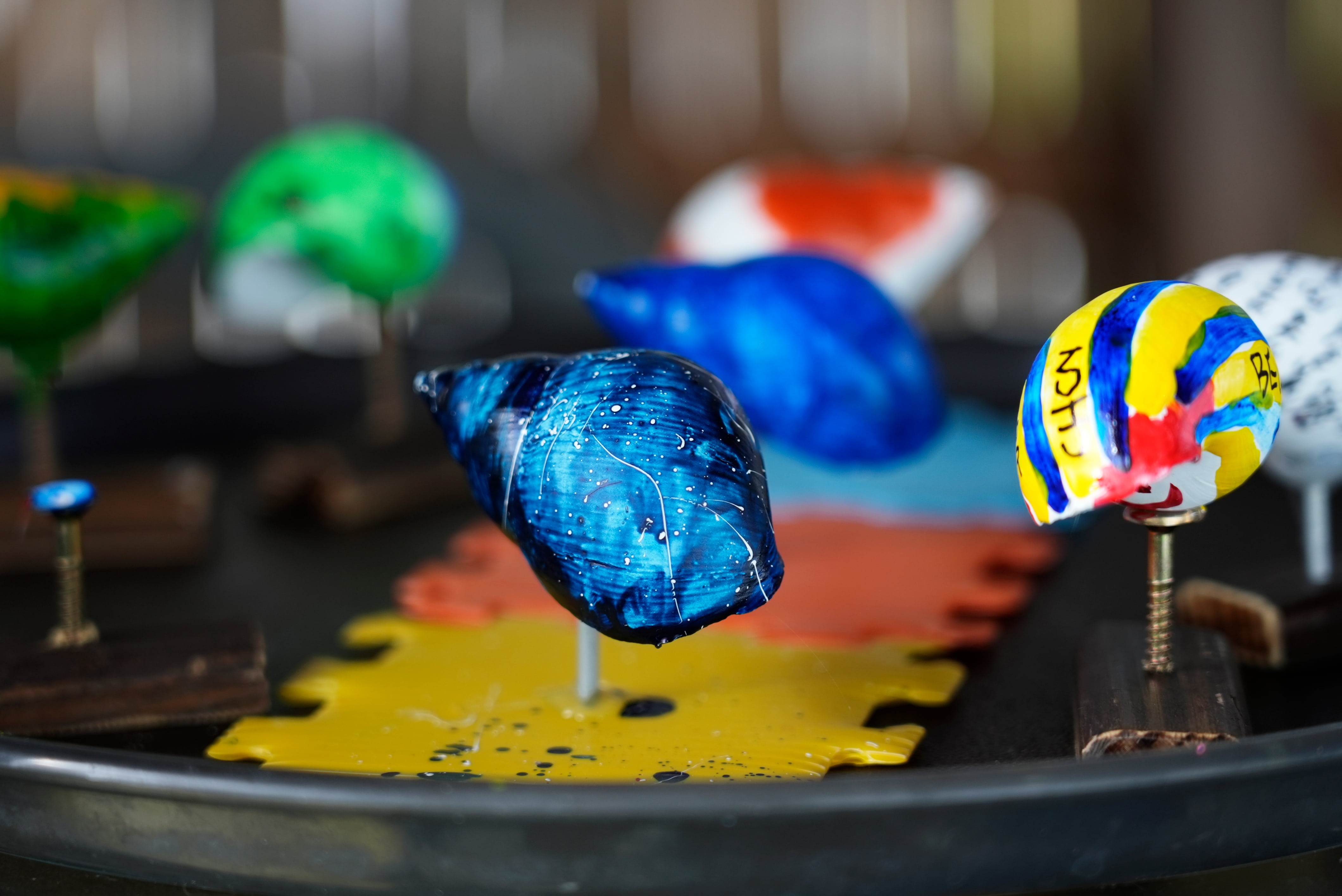 Awos農場也推行食農教育活動，包括彩繪蝸牛殼，讓資源循環永續利用。