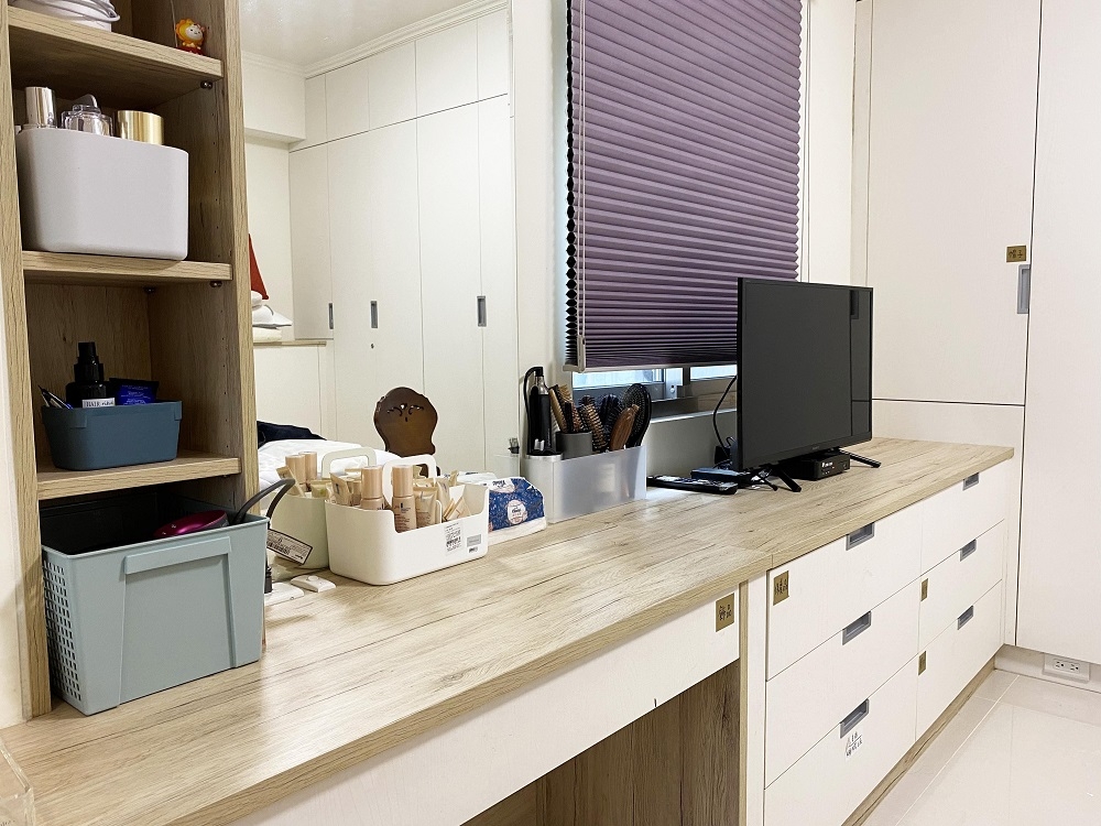 歷經3年共3次的整理，桌上才真的開始有閒置空間，抽屜也空出兩抽。