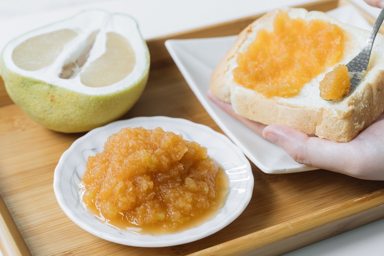 柚子加醋和辣椒粉，抹在吐司上，滋味別緻。