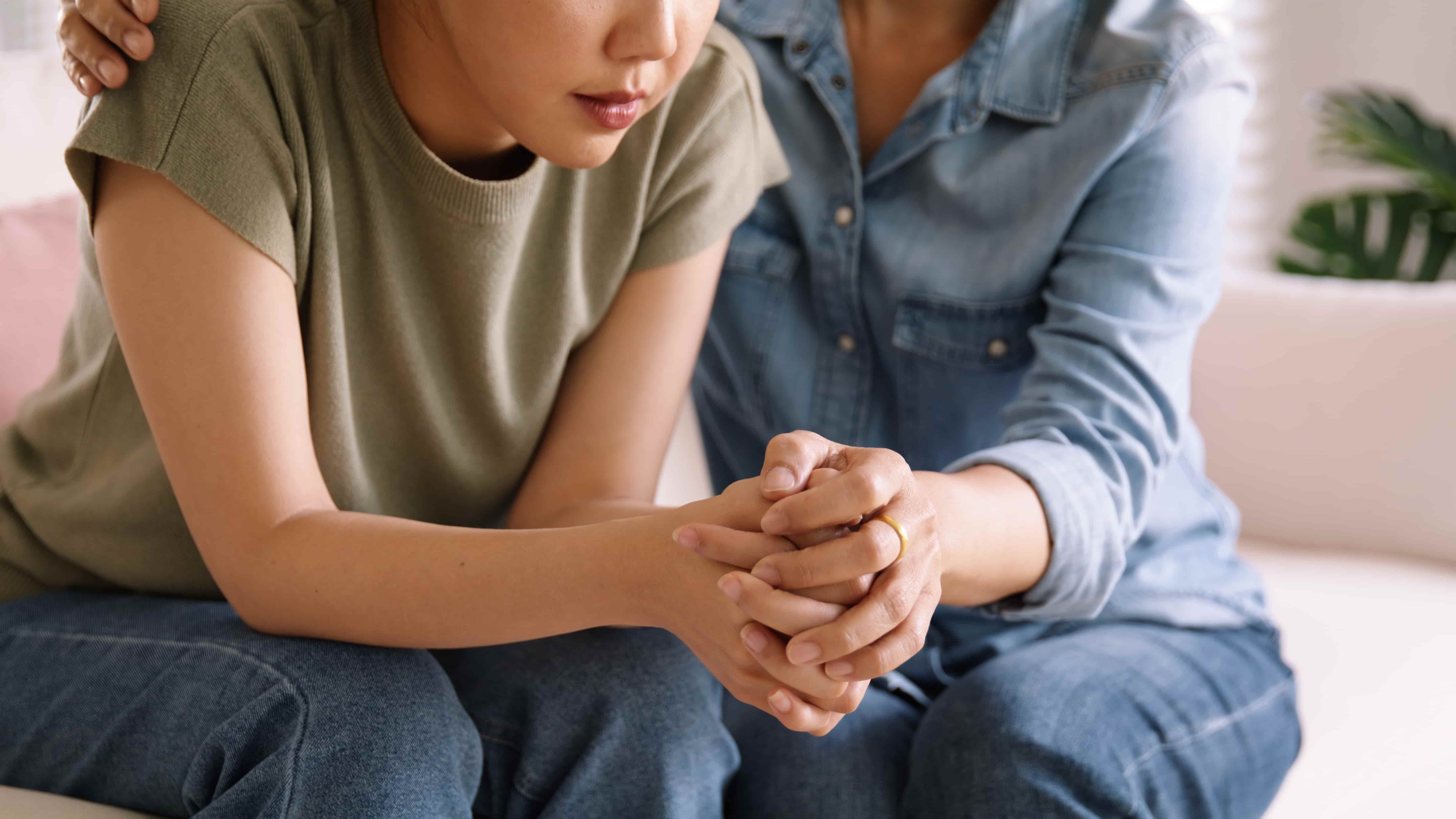 主動察覺、詢問、傾聽及求援身邊的憂鬱親友,人人都可以是自殺防治守門人