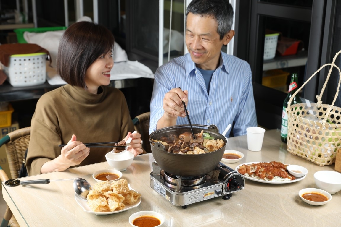 冷天就是要吃鍋。老字號大山羊肉爐是四重溪十分搶手的吃鍋熱選。