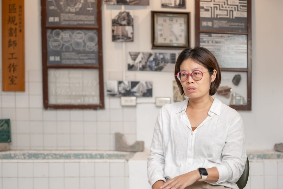 蔡明穎建築師分享改造昌吉基地的理念，如何強化老屋結構並凸顯優勢。