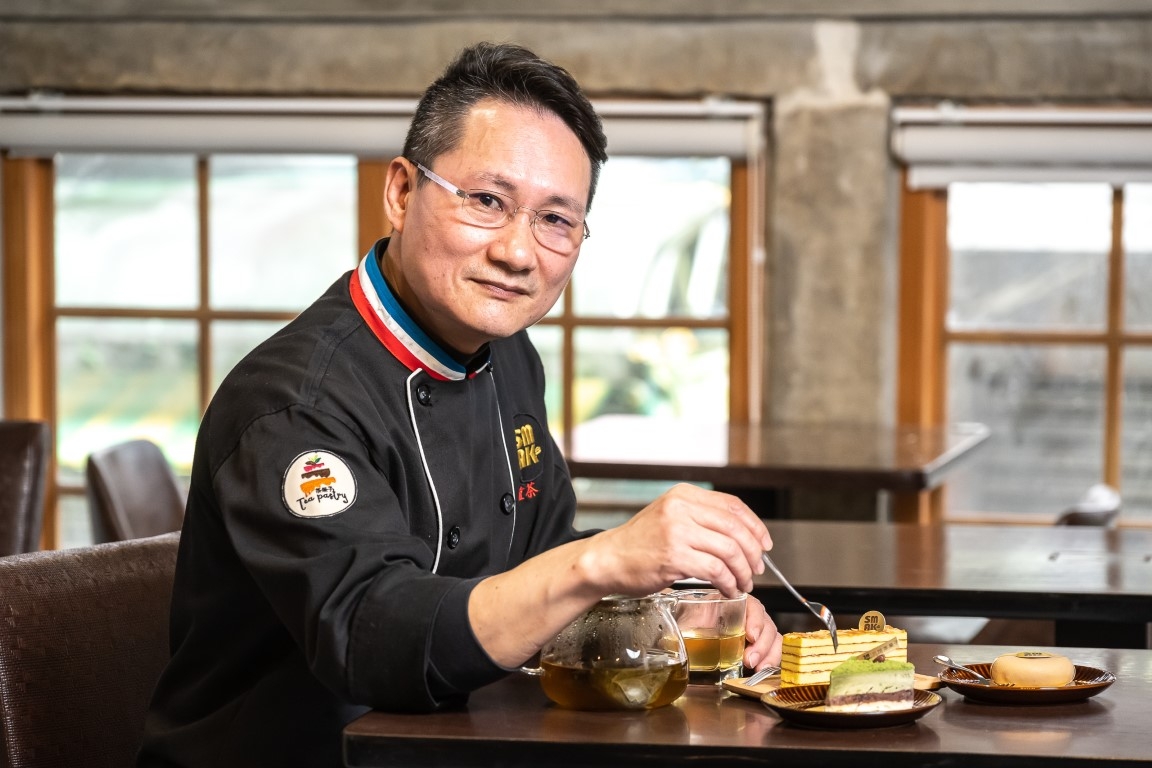 「品誼茶果子smak」甜點師周曜贊表示，現在造訪坪林的遊客透過騎自行車和觀光步道品味坪林，停留於此的時間與頻率都增加了。