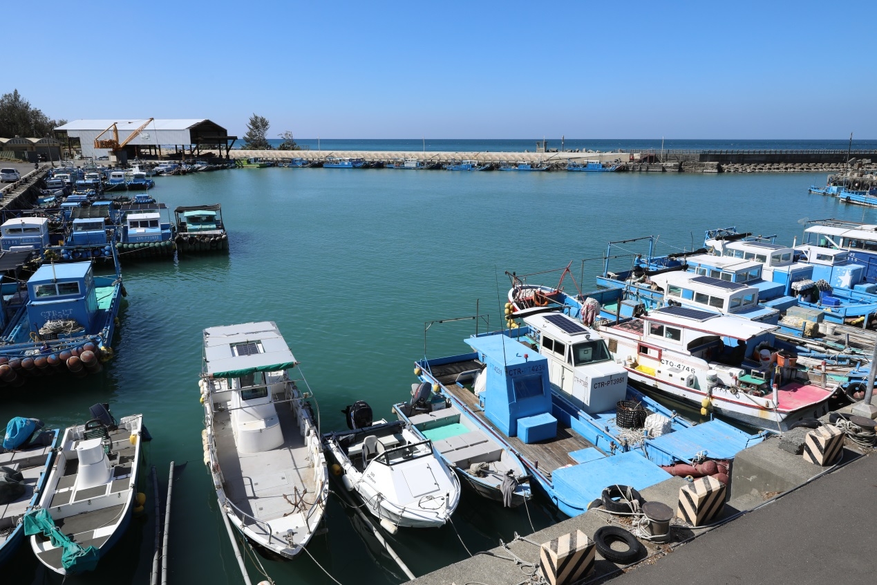 海口漁港地處恆春半島西側海岸線上，寧靜優美。