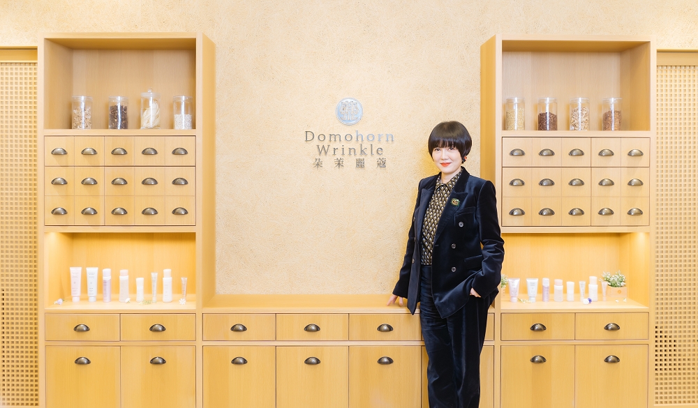 朵茉麗蔻全效8點產品需要使用者細細使用、慢慢滋養，用雙手將漢方精華融入肌膚，並與身心靈好好對話。