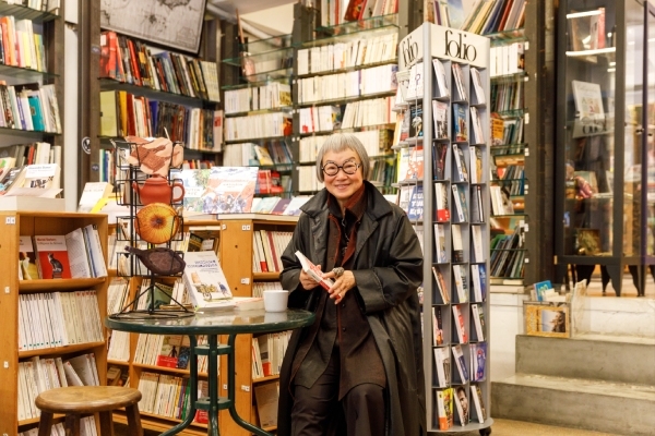 信鴿法國書店藏書達1萬5,000冊，經常舉辦中法雙語文化講座。