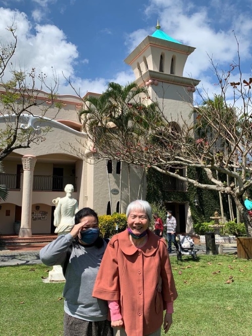 無論是台灣旅遊或是國外旅遊，EPI跟佩霖媽媽總是形影不離。